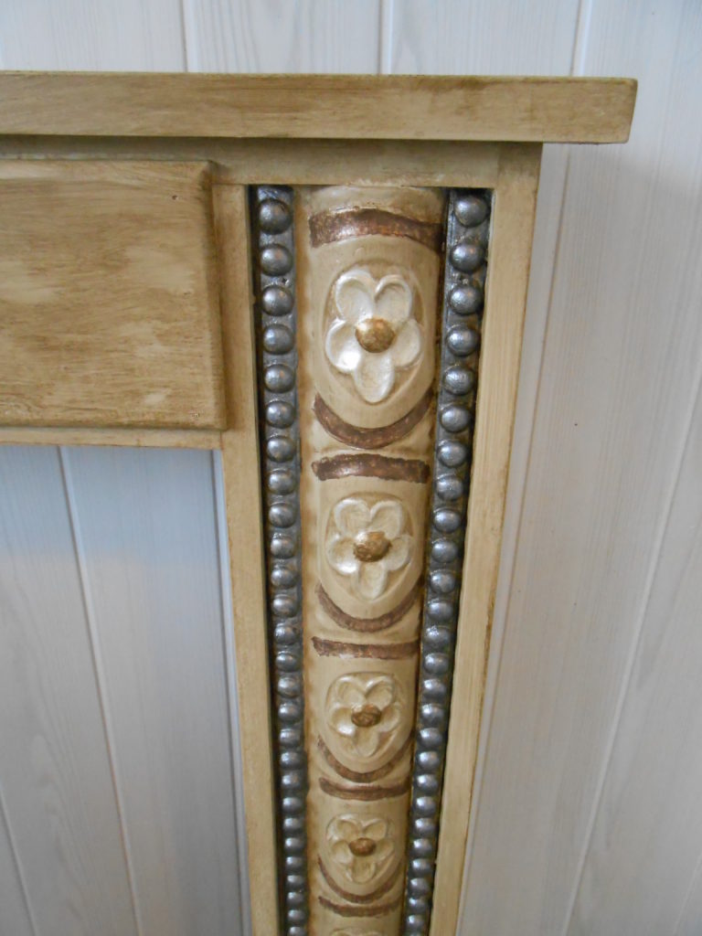 Manteau de cheminée en bois sculpté - L'atelier d'Amanda, relooking de  meubles anciens